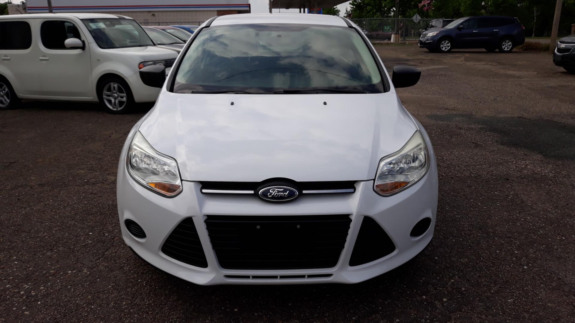 2014 Ford Focus S Sedan (1FADP3E21EL) with an 2.0L L4 DOHC 16V engine, AUTO transmission, located at 434 West Main Street, Anoka, MN, 55303, (763) 576-9696, 45.201759, -93.396706 - 2014 FORD FOCUS S, ONE OWNER, SUPER CLEAN, WITH ONLY 66,242 MILES - Photo#1